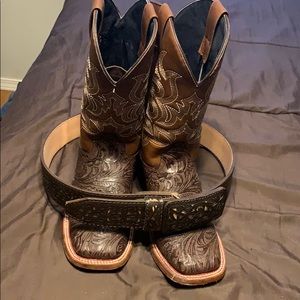 Cowboy boots with belt